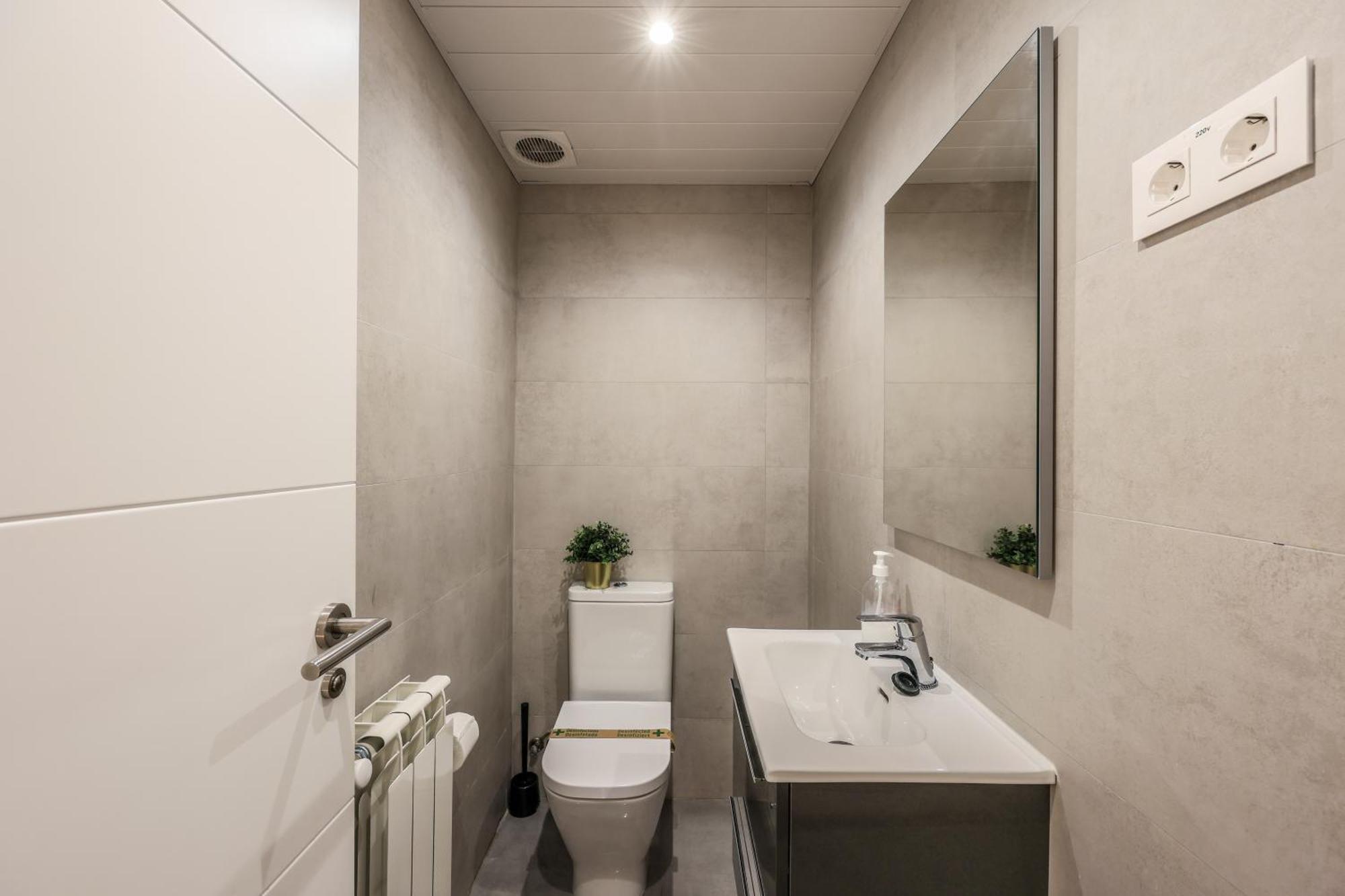 Amazinn Places Blasco De Garay 105 Madrid Exterior photo