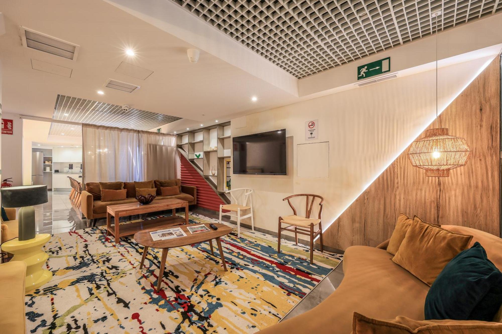 Amazinn Places Blasco De Garay 105 Madrid Exterior photo